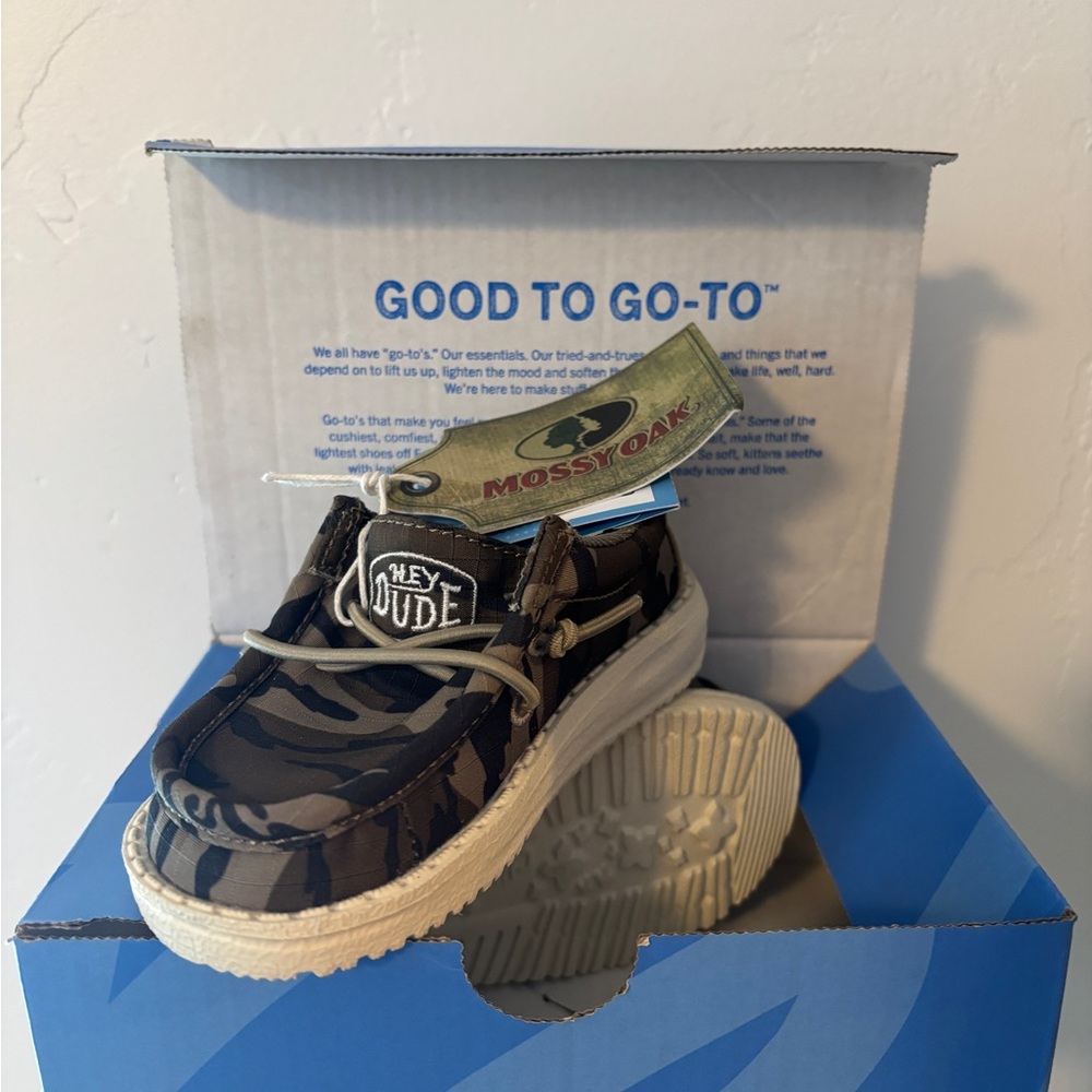 NWT Hey Dude Kids Camouflage Sneakers
